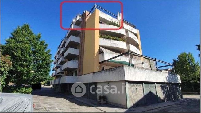 Appartamento in residenziale in Via Alfredo Catalani 13