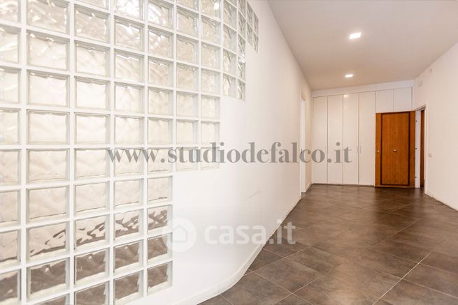 Ufficio in commerciale in Vico Monteleone