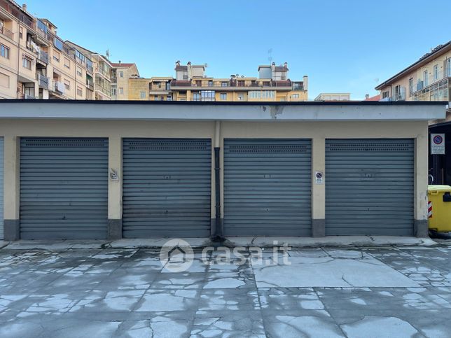 Box/posto auto in residenziale in Via Felice Cavallotti