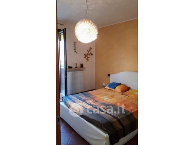 Appartamento in residenziale in Via Azzolini 3