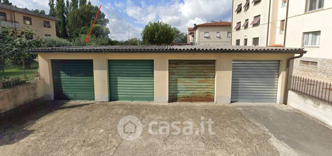 Box/posto auto in residenziale in Via Torino