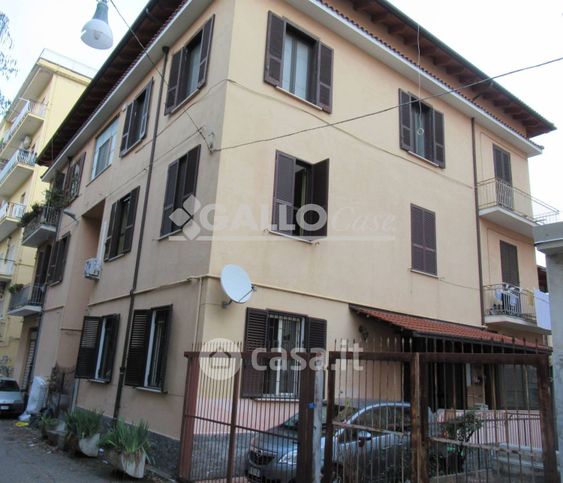 Ufficio in commerciale in Via Calabria