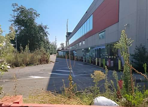 Capannone in commerciale in Via Cusago 196