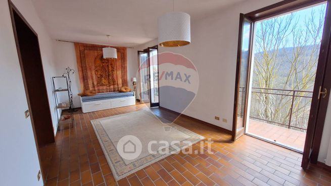 Casa indipendente in residenziale in Località Costa 30