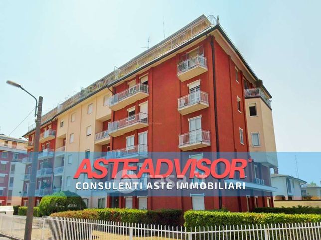 Appartamento in residenziale in Via Monte Nero 29