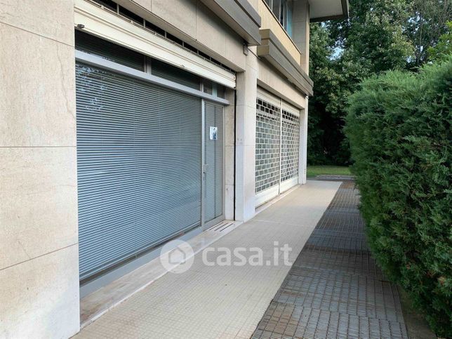 Ufficio in commerciale in