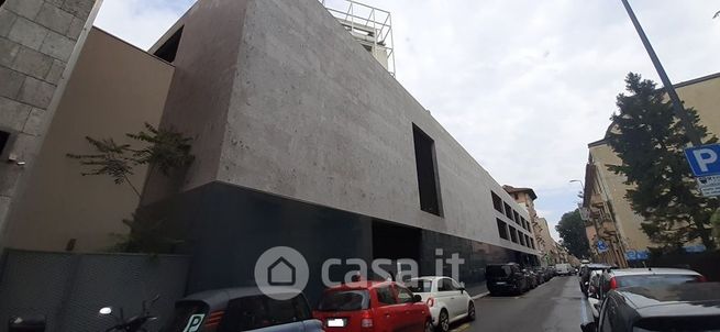 Box/posto auto in residenziale in Via Paolo Lomazzo 52