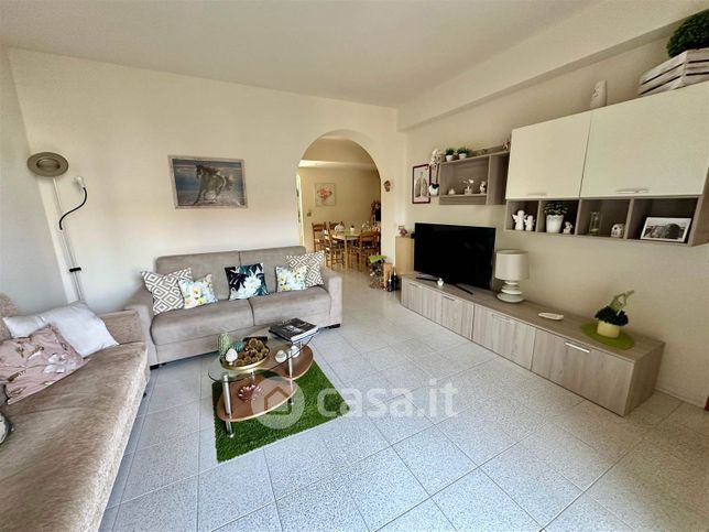 Appartamento in residenziale in Via Grecia 11