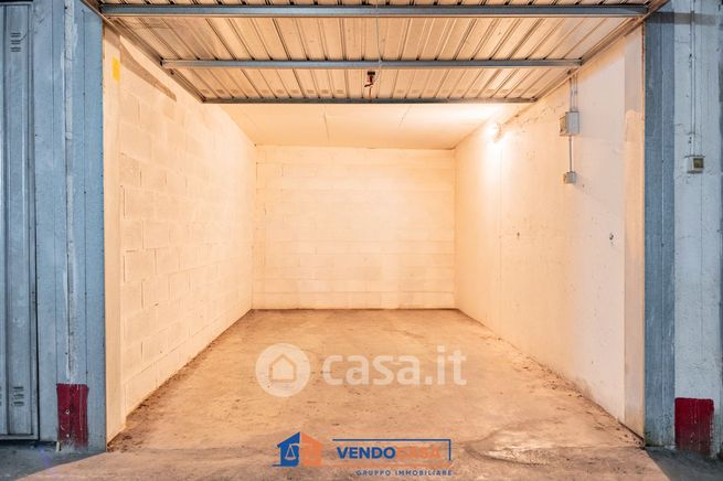 Garage/posto auto in residenziale in Via Rocca 6