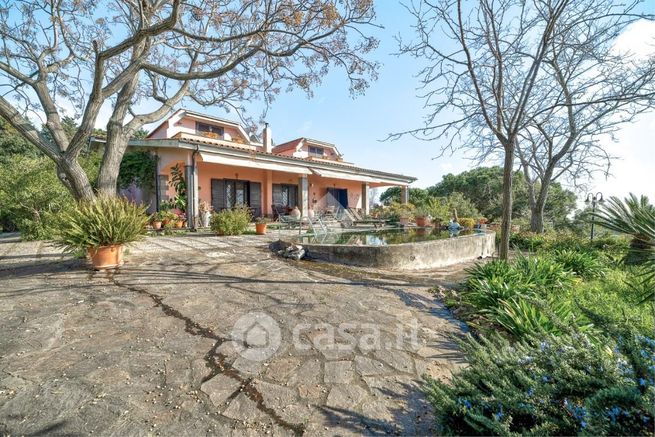 Villa in residenziale in Via del Casaletto Rosso