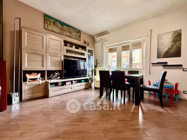 Casa bi/trifamiliare in residenziale in Via Cristoforo Colombo