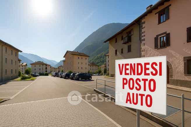 Box/posto auto in residenziale in Via Indipendenza