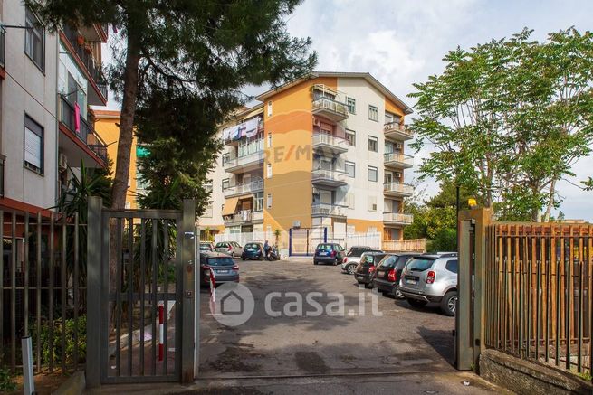 Appartamento in residenziale in Via Generale Ameglio 13