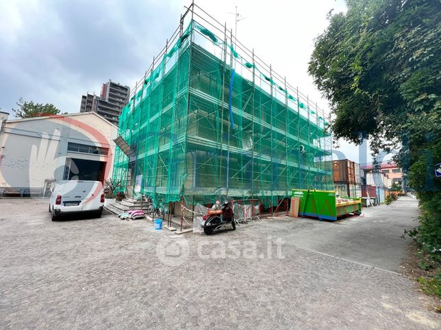 Appartamento in residenziale in Via Enrico Cosenz 44