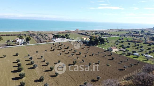Terreno agricolo in commerciale in 