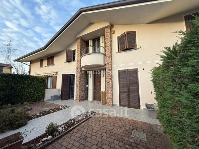 Villa in residenziale in Via del Campo 9