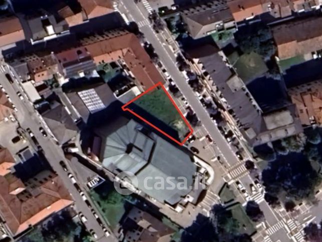 Terreno agricolo in commerciale in Viale dei Caduti