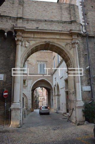Appartamento in residenziale in Via Ciriaco Pizzecolli