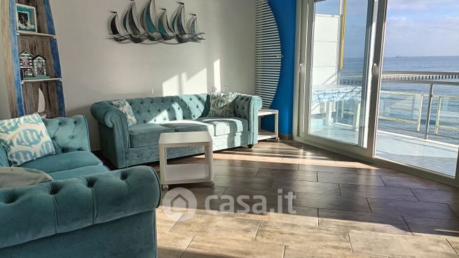 Appartamento in residenziale in Via Aurelia 32