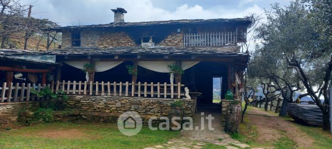 Casa indipendente in residenziale in 
