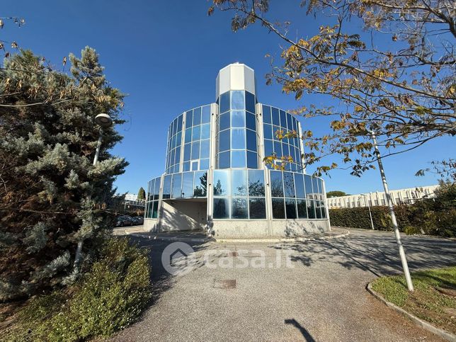 Ufficio in commerciale in Via Zoe Fontana