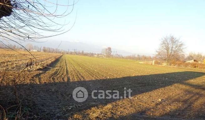 Terreno agricolo in commerciale in Via Chiesa