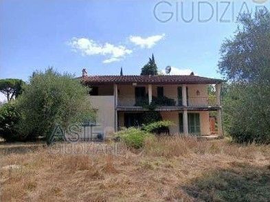 Villa in residenziale in Via Musciano 72