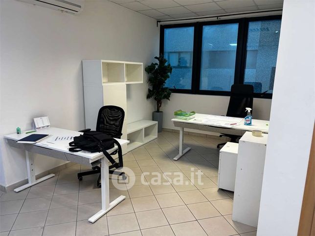 Ufficio in commerciale in 