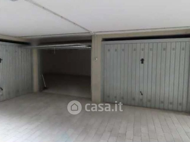 Box/posto auto in residenziale in Corso Giacomo Matteotti