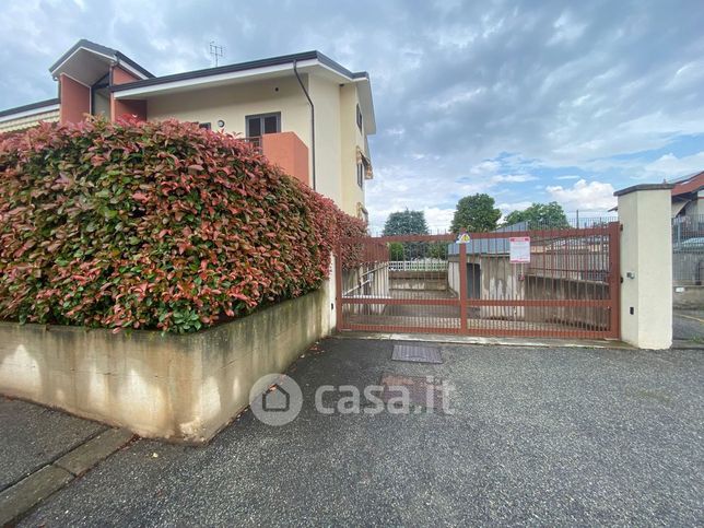 Garage/posto auto in residenziale in Via Bardonecchia