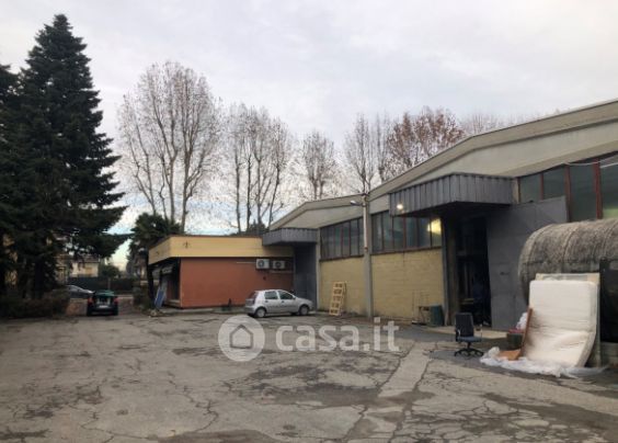 Capannone in commerciale in Via Risorgimento 18