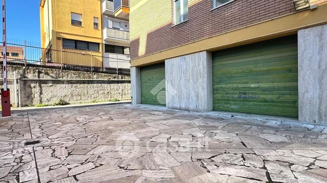 Box/posto auto in residenziale in Via Napoli 71