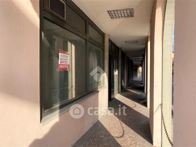 Ufficio in commerciale in Via Nazionale 37