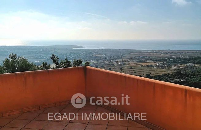 Villa in residenziale in Strada Faraglioni