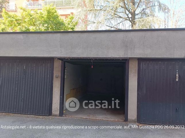 Garage/posto auto in residenziale in Via F.lli Rosselli 137