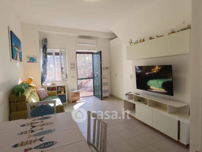 Casa bi/trifamiliare in residenziale in Via Aurelia 198