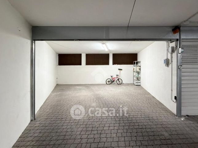 Box/posto auto in residenziale in Via Fidene 24