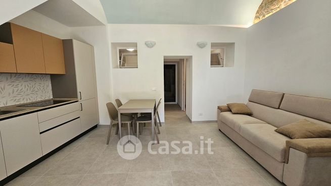 Casa bi/trifamiliare in residenziale in Vico Pittore 31