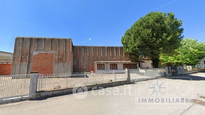 Capannone in commerciale in Via Medole 8 -14