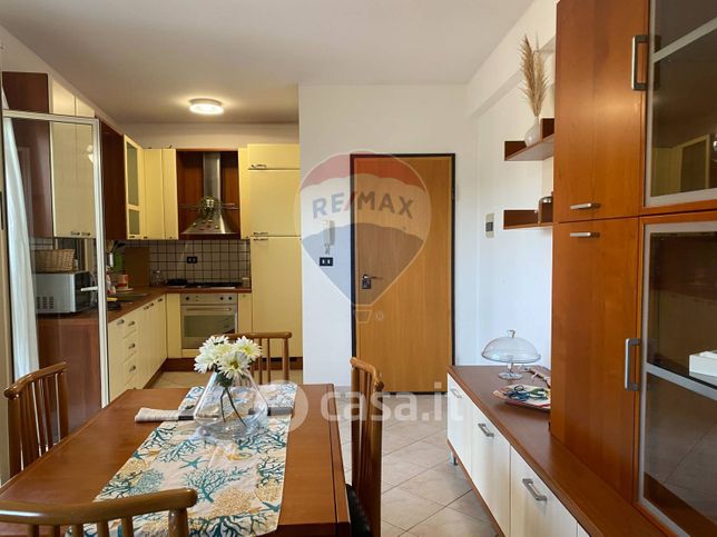 Appartamento in residenziale in Via Spiaggia 21
