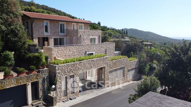 Villa in residenziale in Via di Poggio alle Mandrie