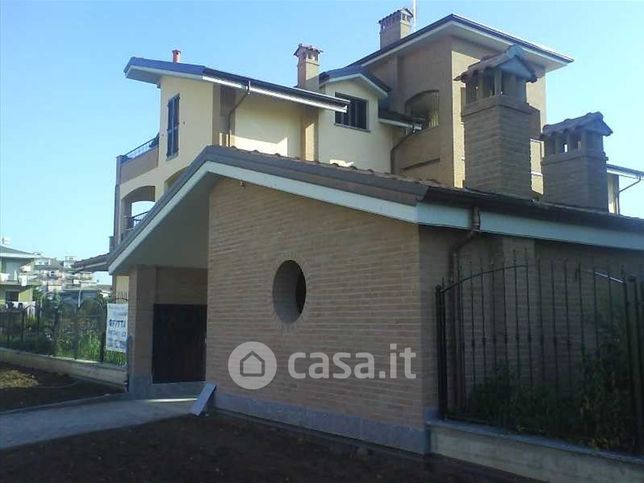 Appartamento in residenziale in Via San Pio da Pietrelcina 26