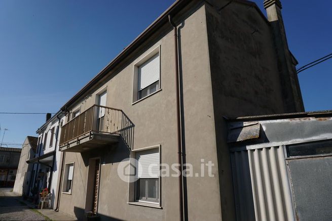 Villetta a schiera in residenziale in Via Bengasi