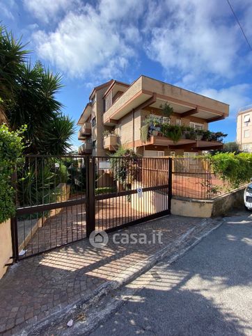 Box/posto auto in residenziale in Via Pegaso 2