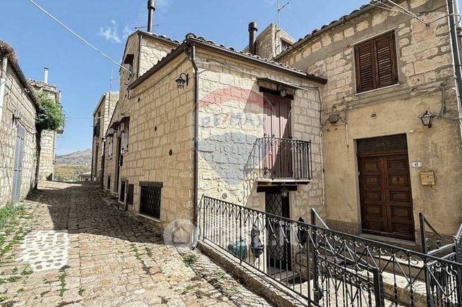 Casa indipendente in residenziale in Via Giuseppe Mazzini 3