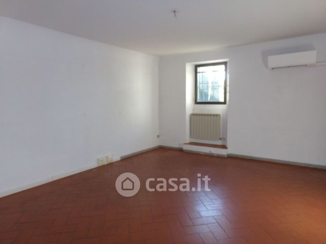 Ufficio in commerciale in Via Aretina