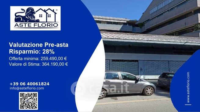 Ufficio in commerciale in Via Fiume
