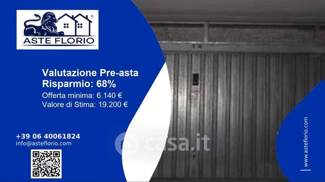 Box/posto auto in residenziale in Via Sferracavalli 2