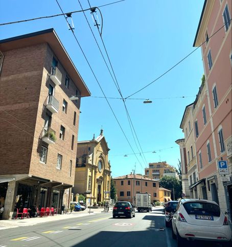 Box/posto auto in residenziale in Via Olindo Guerrini