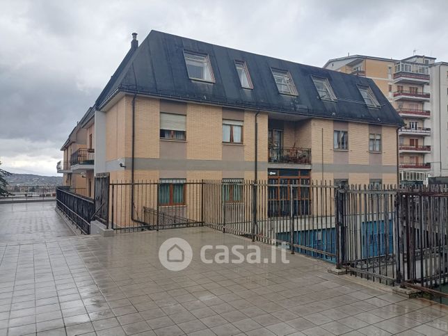 Appartamento in residenziale in Via Francesco Longano 38